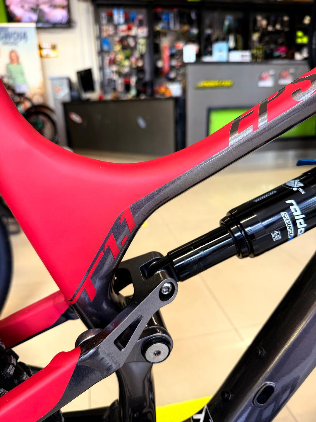 United Epsilon T1.1 29" Full Suspension FS