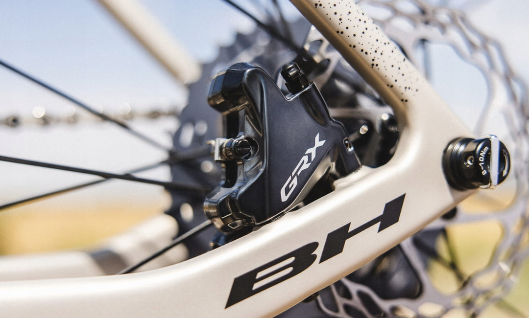 Rower BH GRAVELX AT 3.0 Light Silver roz. M