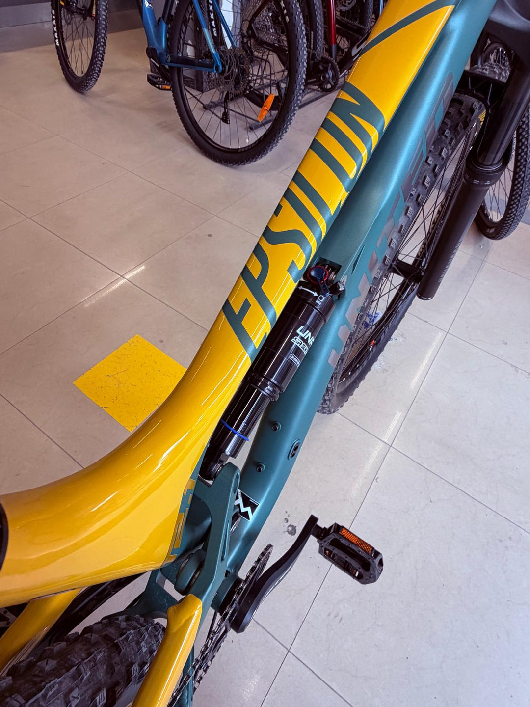 United Epsilon T2.1 29" Full Suspension FS